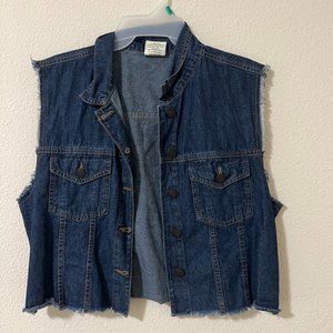 Vintage sleeve less jean jacket- S